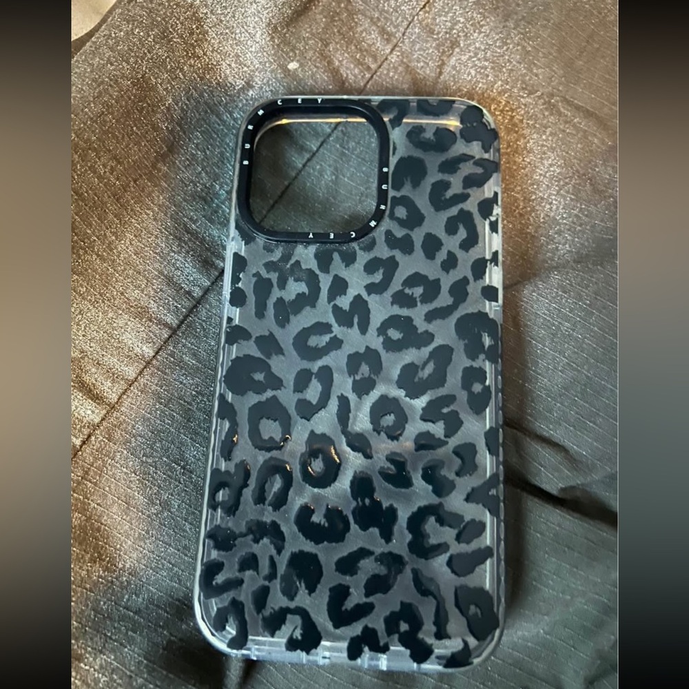 Apple Black and Gray Leopard Print Case